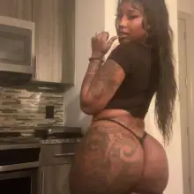 ETHIOPIAN MAMI VISITING MIAMI BEACH