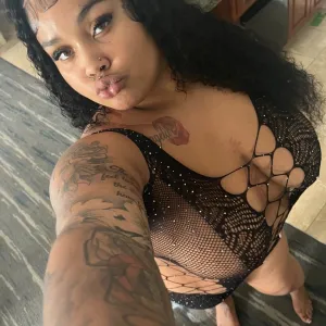 YOUR FAV THICK MAMAS IN TOWN INCALLS + OUTCALLS CUM SEE ME