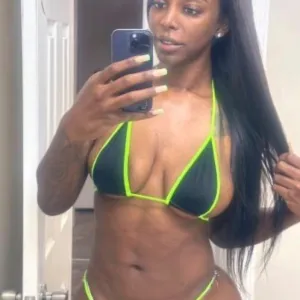 Stretch Me Out @tskarina504 on twitter