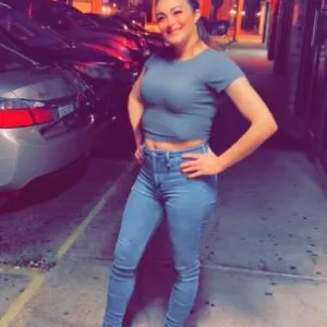 Sexy Brunette looking For a Good Time