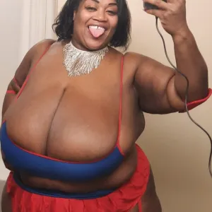YOUR FAVORITE BBW KERRY BACJ IN TOWN Big Booty Bombshell BBW Cum
