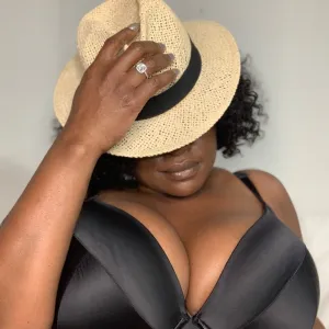 DDD Busty BBW Kitten ~ THROUGH June ONLY in Northwest Georgia - Women Seeking Men