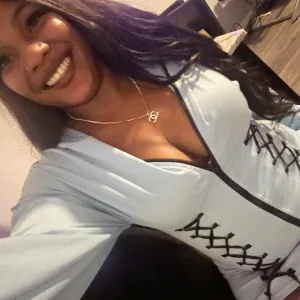 6 2 3 3 2 0 6 4 4 1 HAPPY FRIDAY THICKY AVAILABLE NOW 8 0 QV