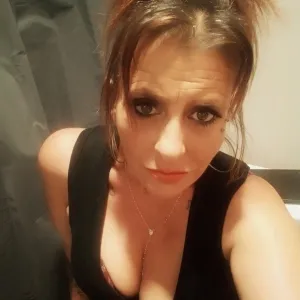 VERY SEXY, EXPERIENCED, DISCREET ORAL EXPERT WANTS 2.PLAY TONIGHT!! FIRST