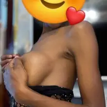 Hi, I'm a hot girl. Come spend a moment of pass ion with me