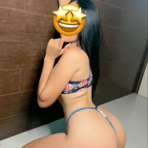 No salidas hola amor ven y pasa un rato rico y agradable conmigo latina