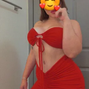 latina caliente esperando para complacerte