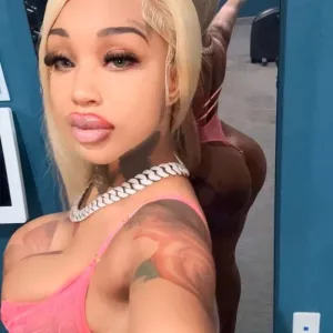 150 Qv Busty Bimbo Deep throat goat
