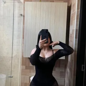 light skin short hair and big curves I have extrasavailable no