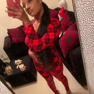 HOLA CHICA HERMOSA EN LA SONA SOLO POR UNOS DIAS
