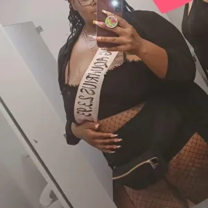 Great wit lips..real passionate..real wet..come see