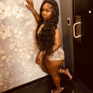 BeautifulBlackQueen AVAILABLE to Rock YalL n leave ya