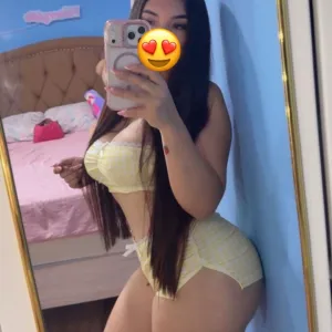 Available sexy girl colombian call me or text me Daddy