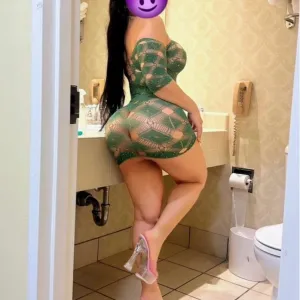 chica latina sexi y caliente nueva en el area