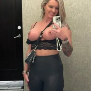 VIP VIBES 40 Confident Real Discreet Anytime you need good
