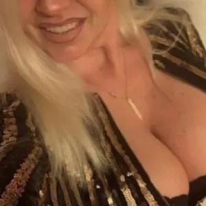 Hot 44 year Sexy & Independent Available Now for Incall Outcall Car Fun